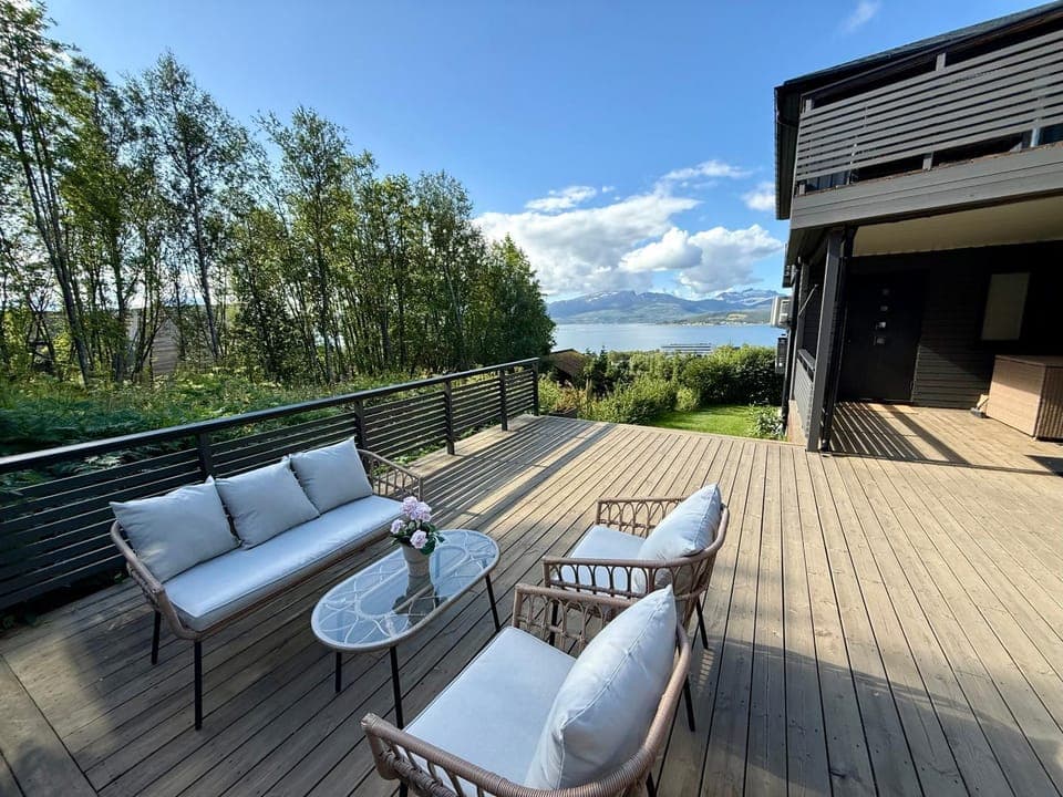 Patio, View (from property/room), Balcony/Terrace, Seating area, Sea view