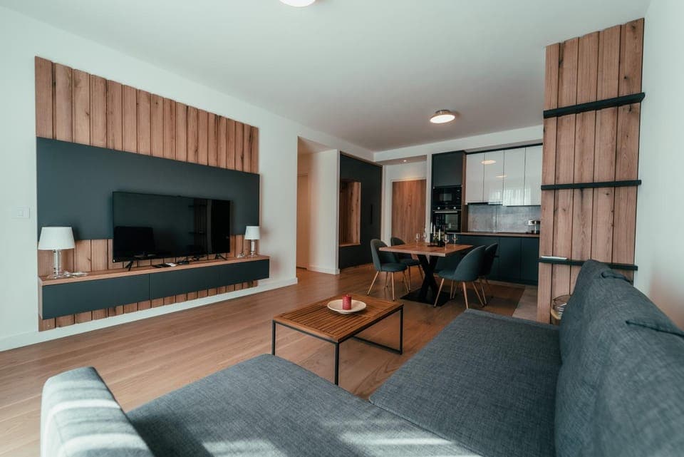 Communal lounge/ TV room, TV and multimedia, Living room