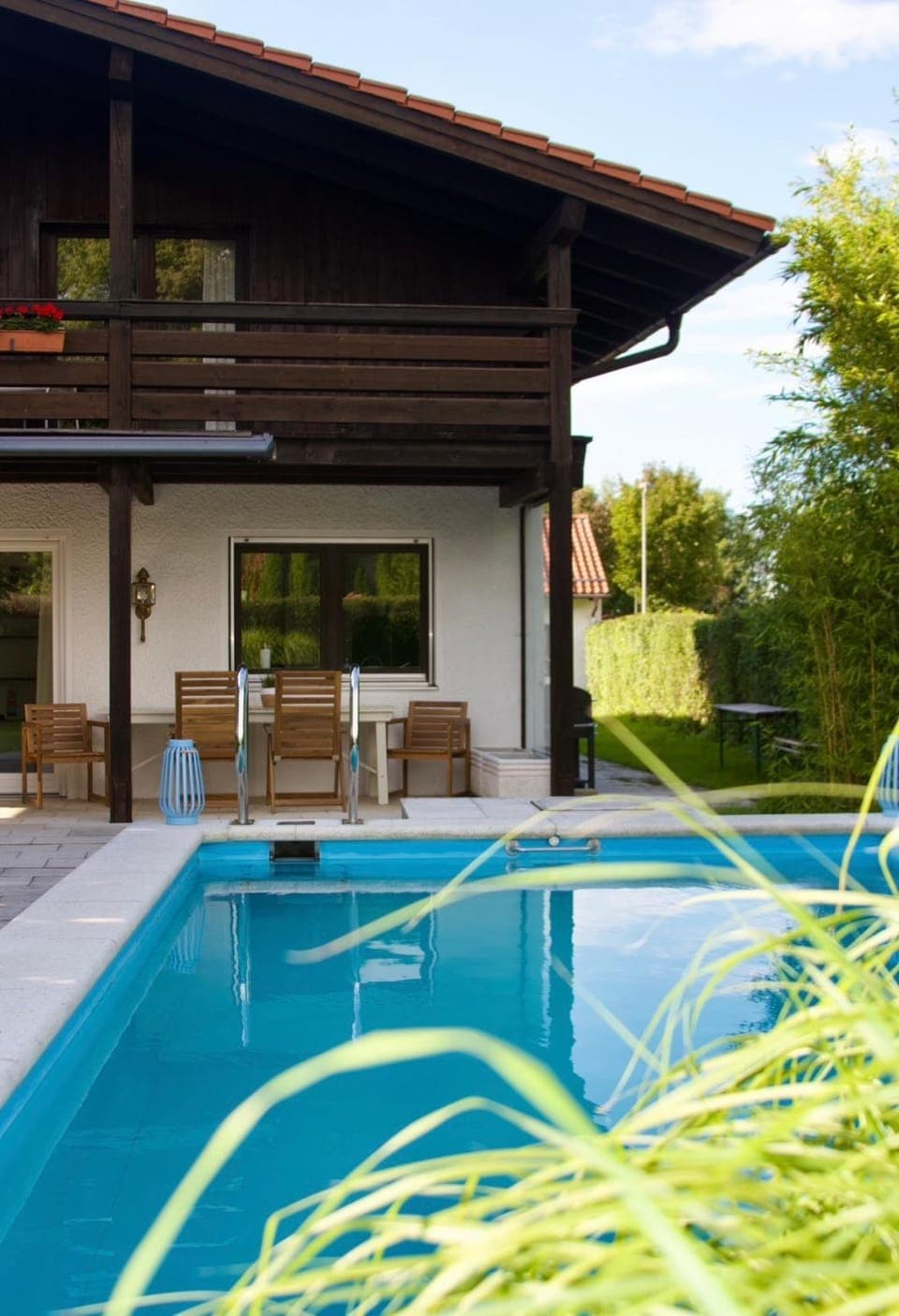 Property building, Garden, Garden view, Pool view, Swimming pool