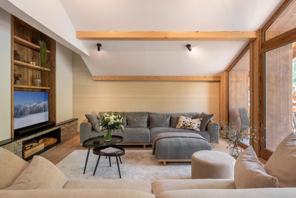 TV and multimedia, Living room, Seating area