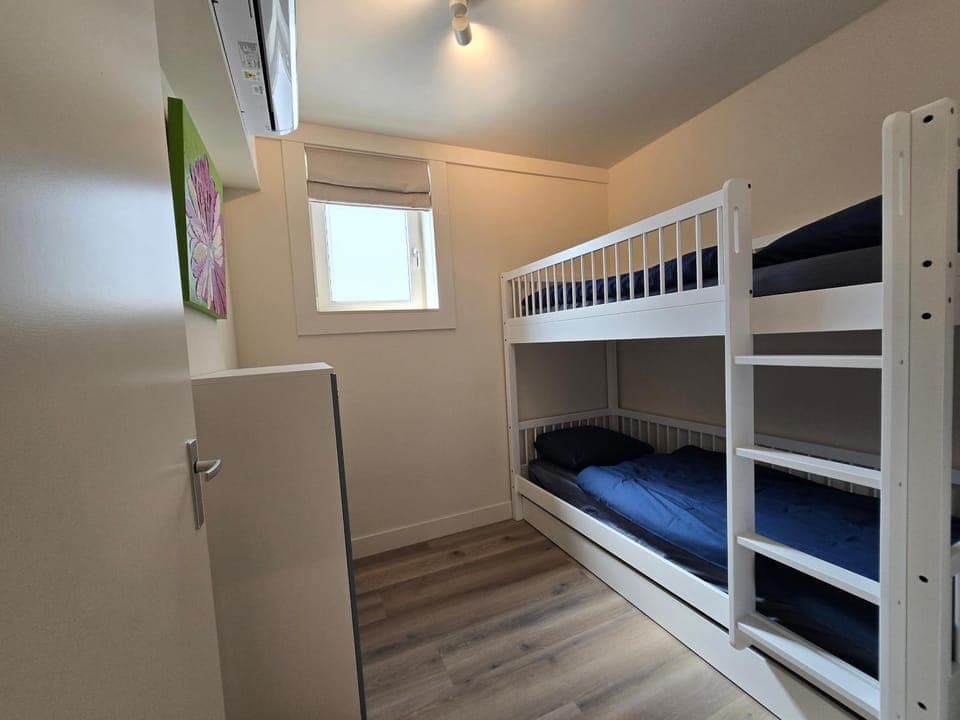 Bed, Bedroom, bunk bed, air conditioner