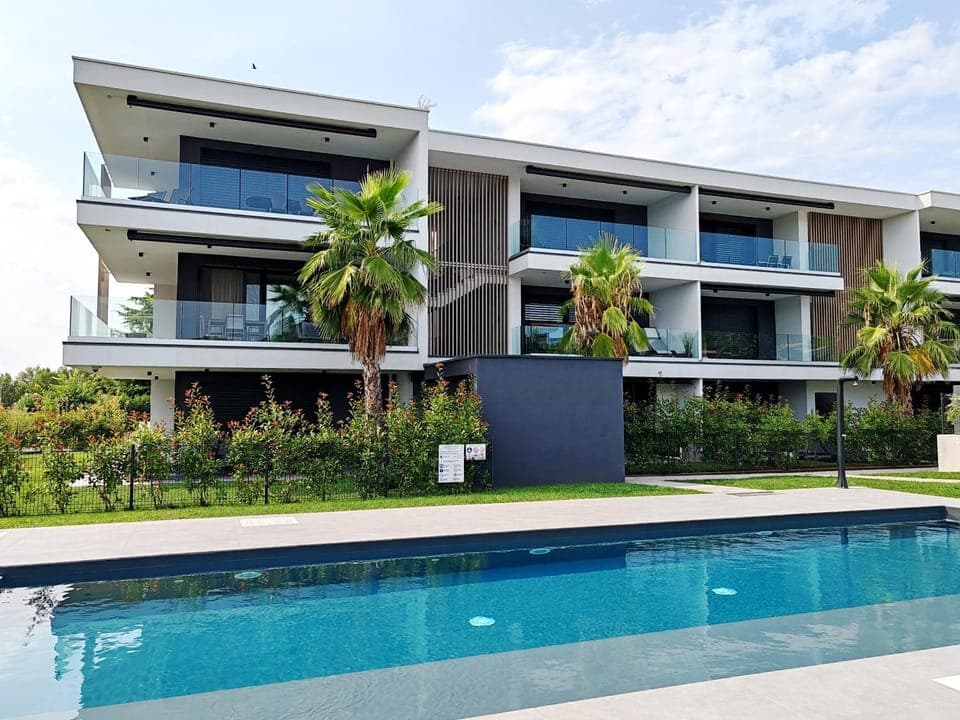 Property building, Swimming pool