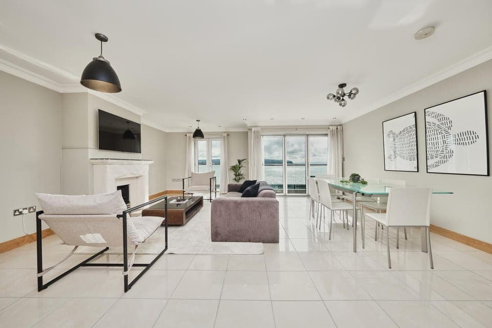 Harbour Heights - Escape Ordinary Apartment in Portstewart