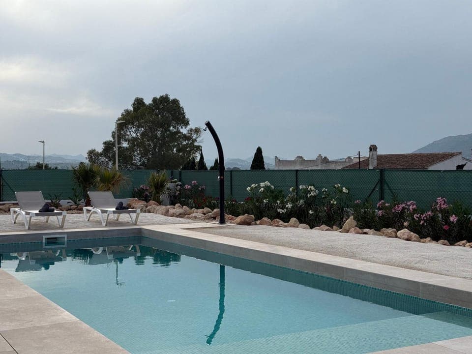 Pool view, Swimming pool, sunbed