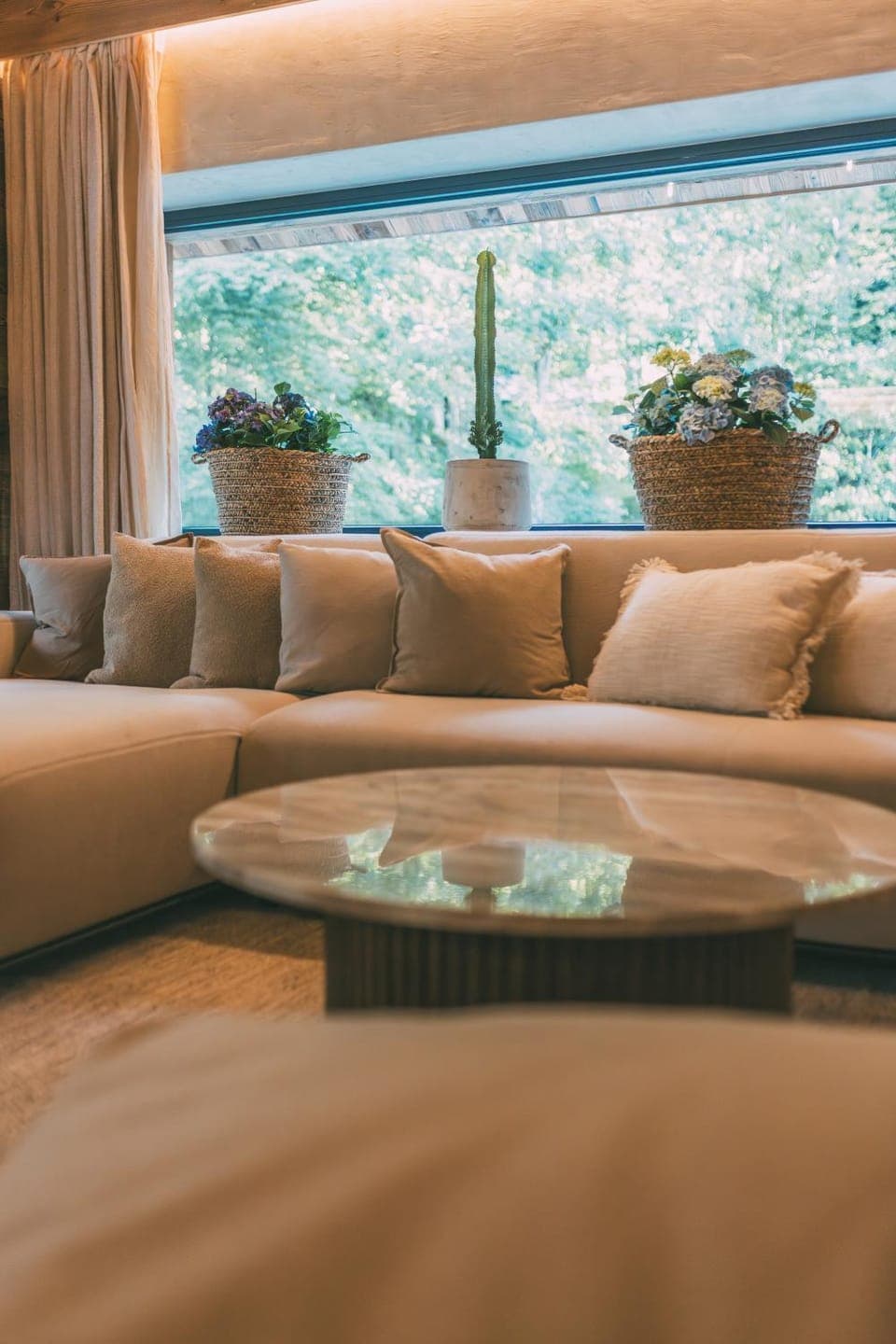 Living room, Seating area