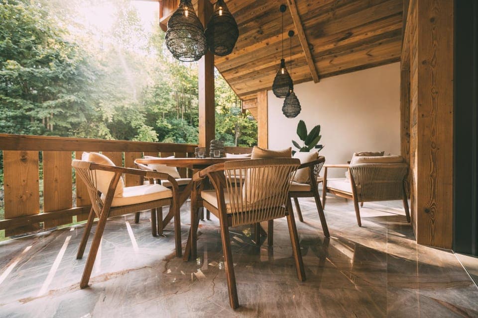 View (from property/room), Balcony/Terrace, Seating area, Dining area, Mountain view