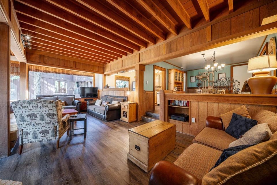 Kitchen or kitchenette, Living room, Seating area