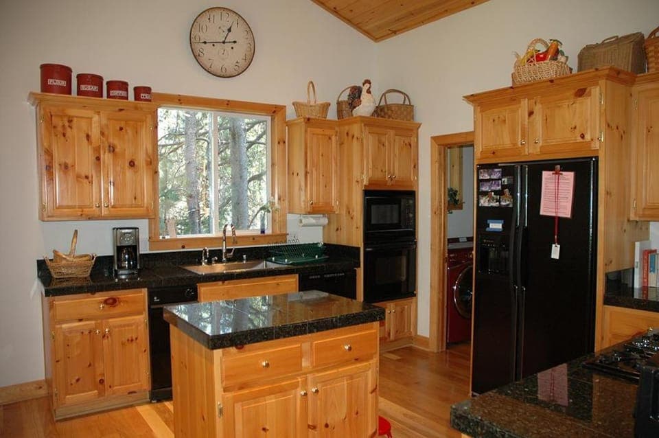 Kitchen or kitchenette, oven, stove