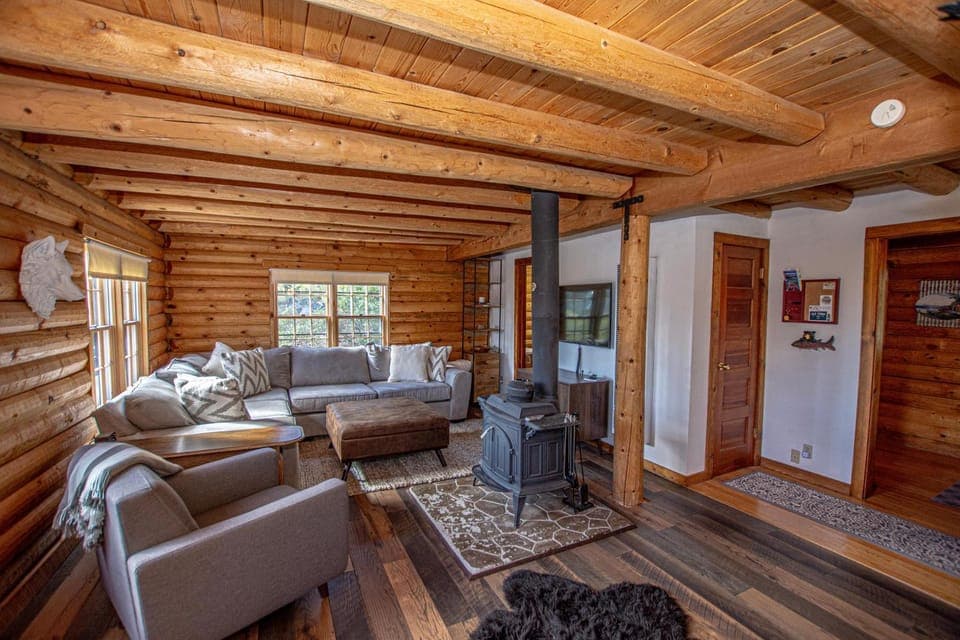 TV and multimedia, Living room, Seating area, fireplace