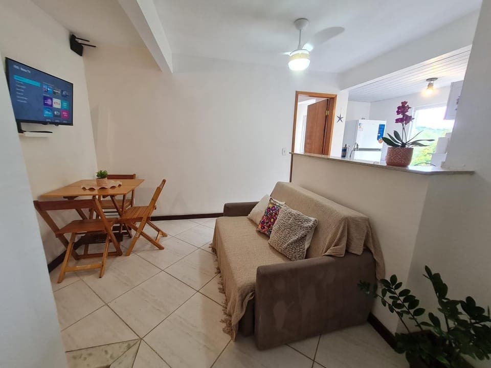 TV and multimedia, Kitchen or kitchenette, Living room, Seating area, Dining area