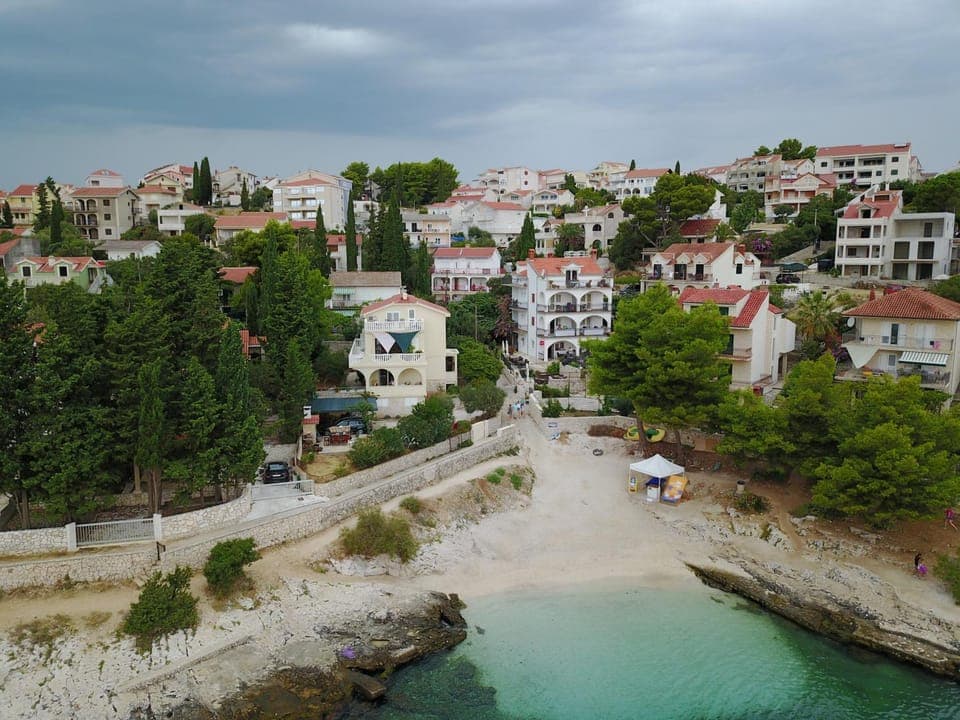 Neighbourhood, Bird's eye view, Street view