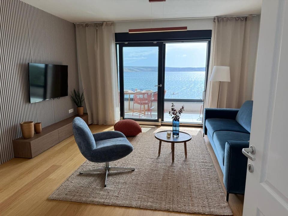 TV and multimedia, Living room, Seating area, Sea view