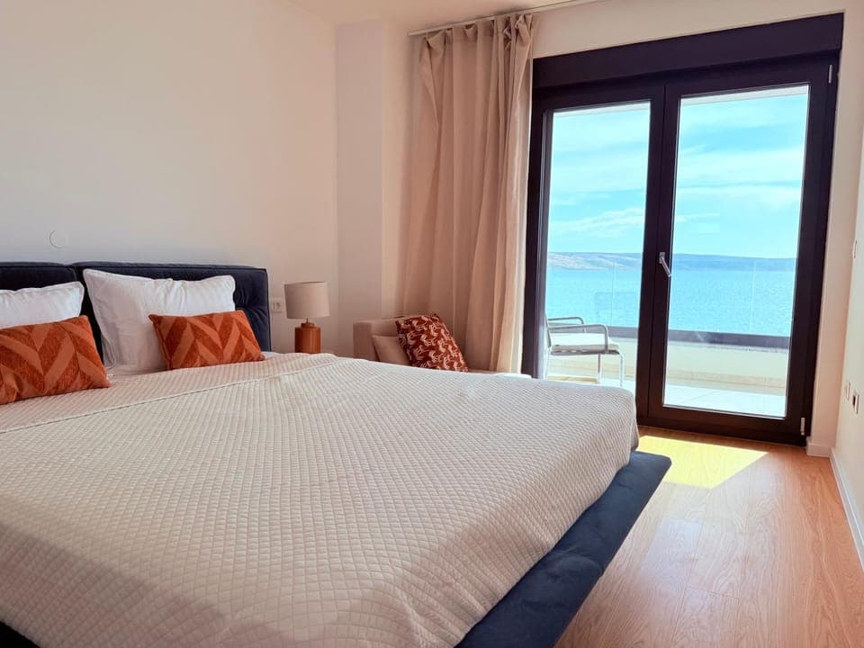 Bed, Bedroom, Sea view