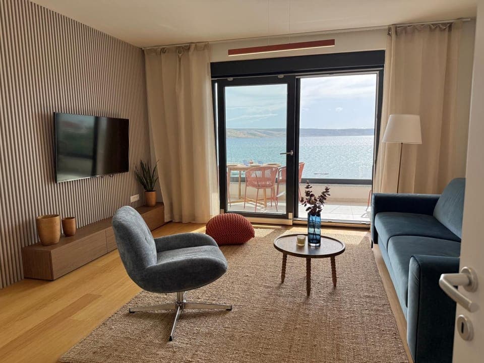 TV and multimedia, Living room, Seating area, Sea view