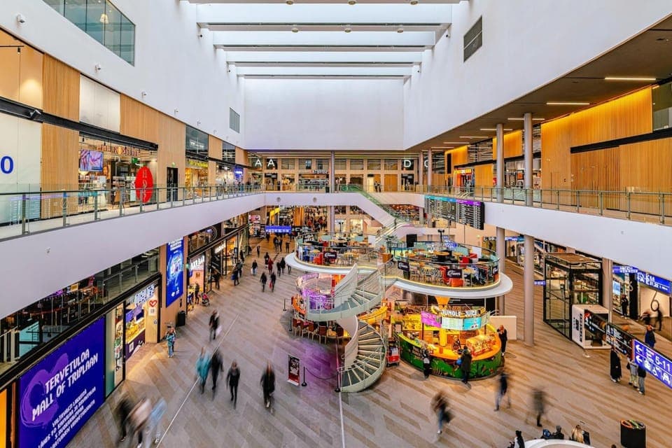 Communal lounge/ TV room, On-site shops, Evening entertainment, Supermarket/grocery shop, Shopping Area