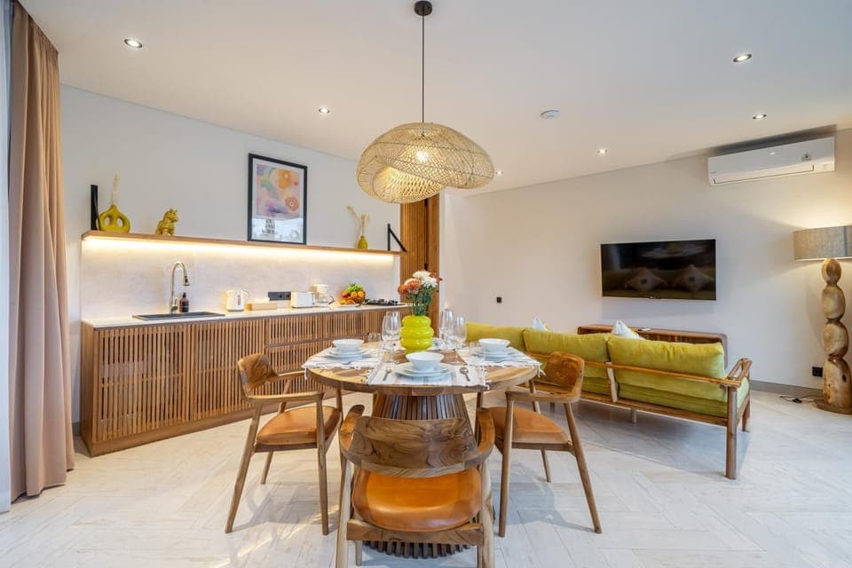 TV and multimedia, Kitchen or kitchenette, Living room, Dining area