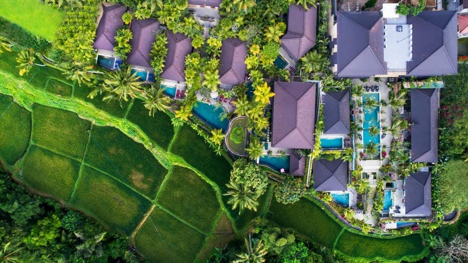 Neighbourhood, Bird's eye view, Area and facilities