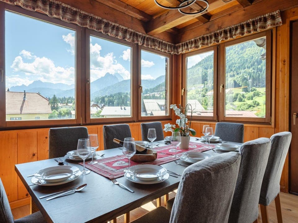 Natural landscape, Seating area, Dining area, Food, Mountain view