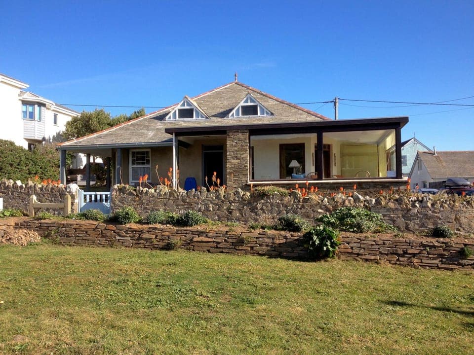 Property building, Garden, Garden view