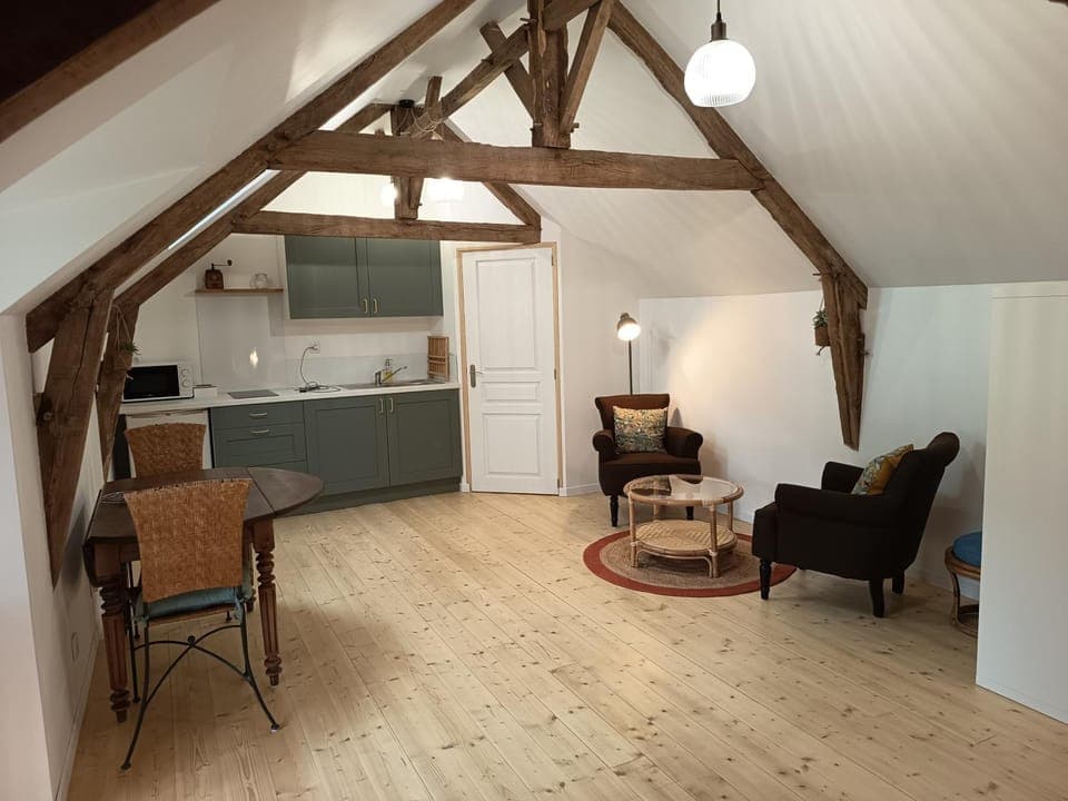 Kitchen or kitchenette, Living room