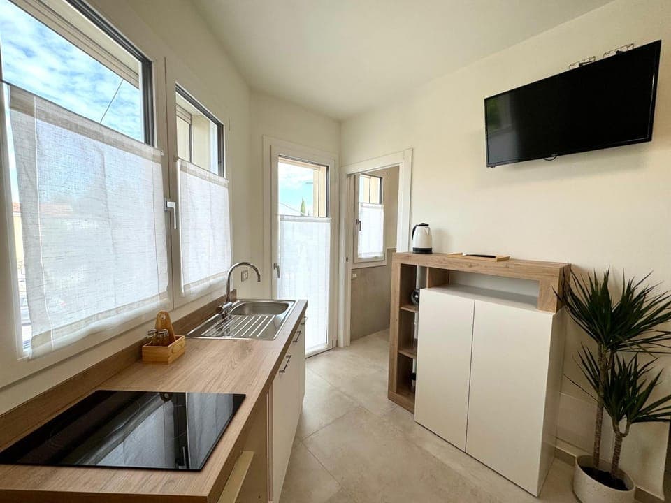 TV and multimedia, Kitchen or kitchenette