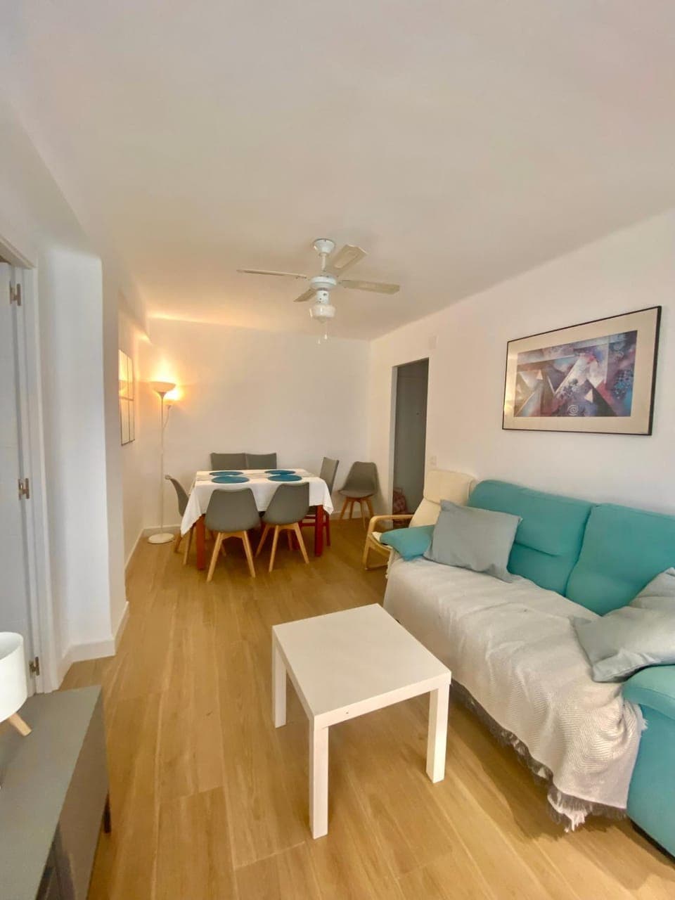 Communal lounge/ TV room, Living room, Dining area, air conditioner