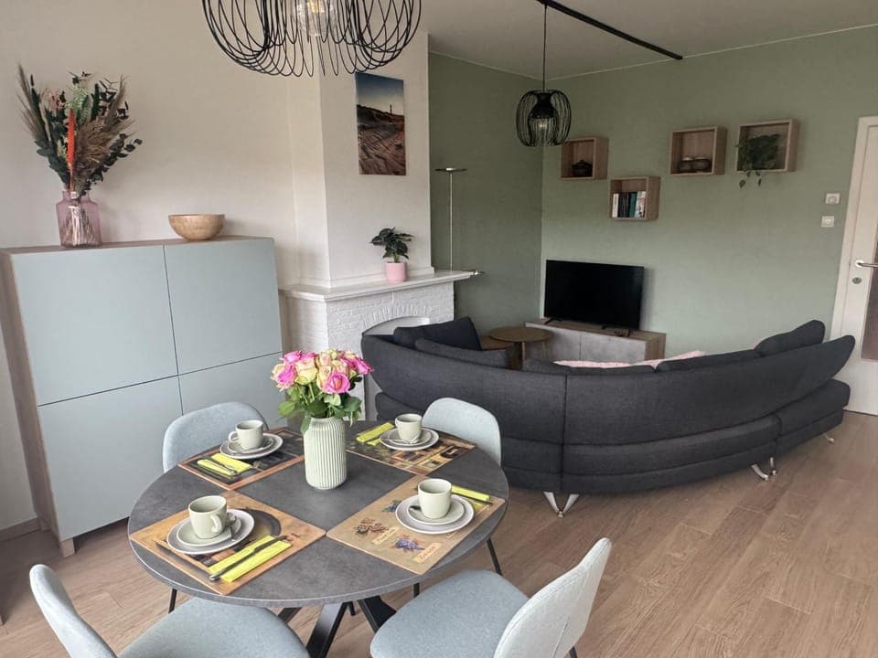 TV and multimedia, Living room, Dining area