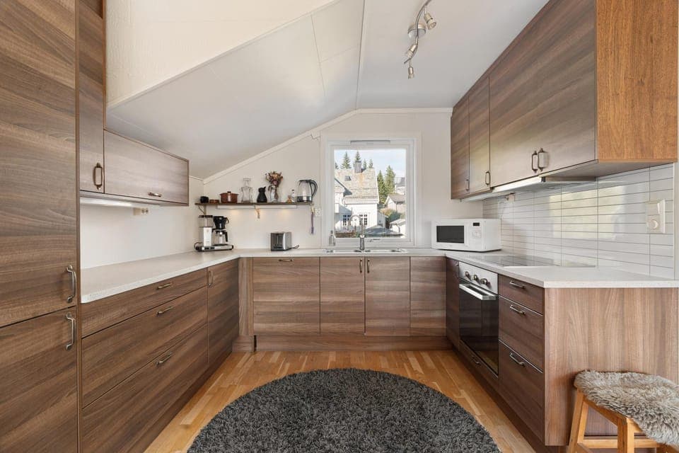 Coffee/tea facilities, Kitchen or kitchenette, dishwasher, stove