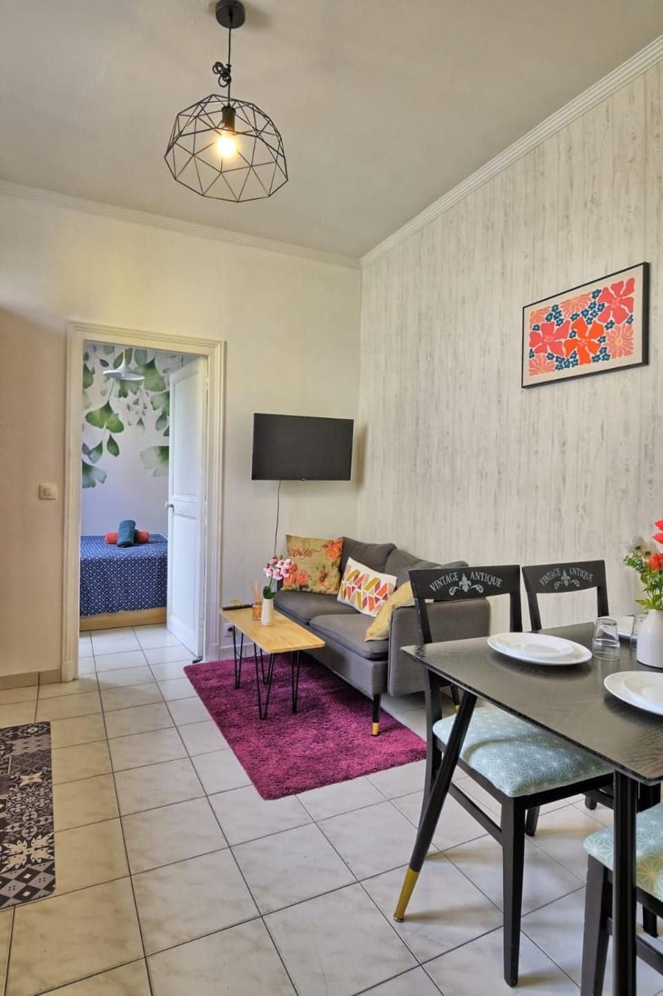 Communal lounge/ TV room, TV and multimedia, Living room, Dining area