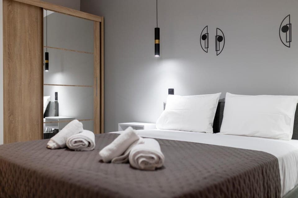 Bed, Photo of the whole room, Bedroom, towels, wardrobe