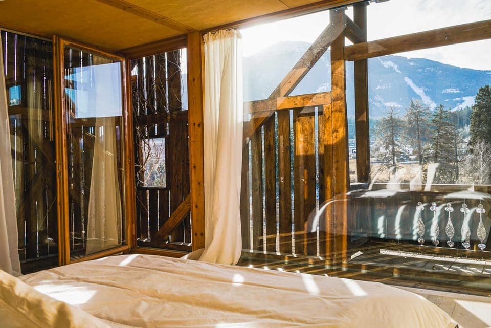 Bed, Day, Natural landscape, Winter, View (from property/room), Balcony/Terrace, Photo of the whole room, Bedroom, Mountain view