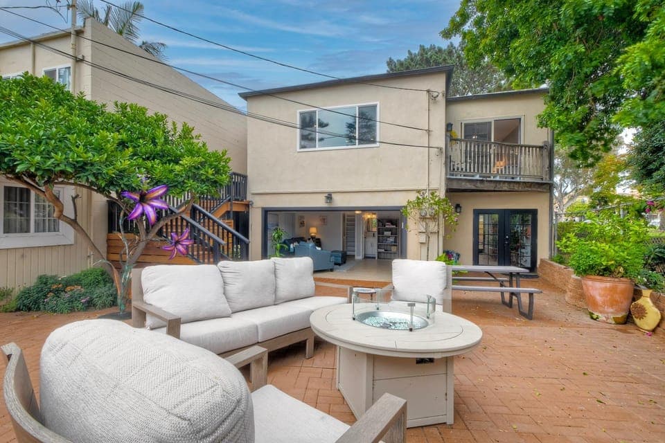 Steps to Beach, 2BR Dog Friendly Home with Fire Pit Apartment in Carlsbad