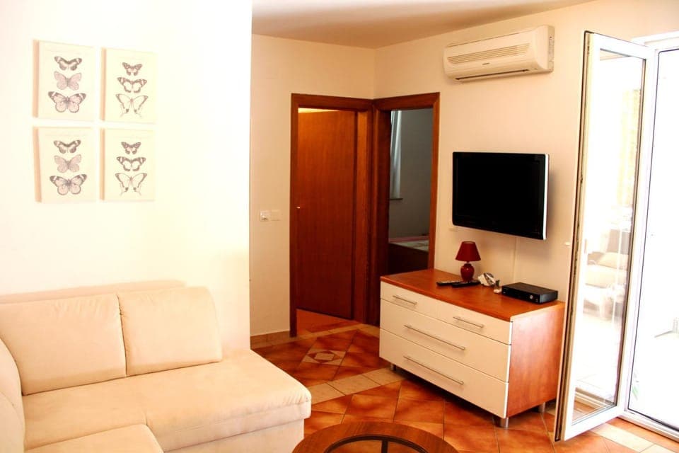 Living room, Bedroom