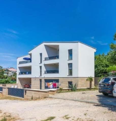 Property building, Day, Parking