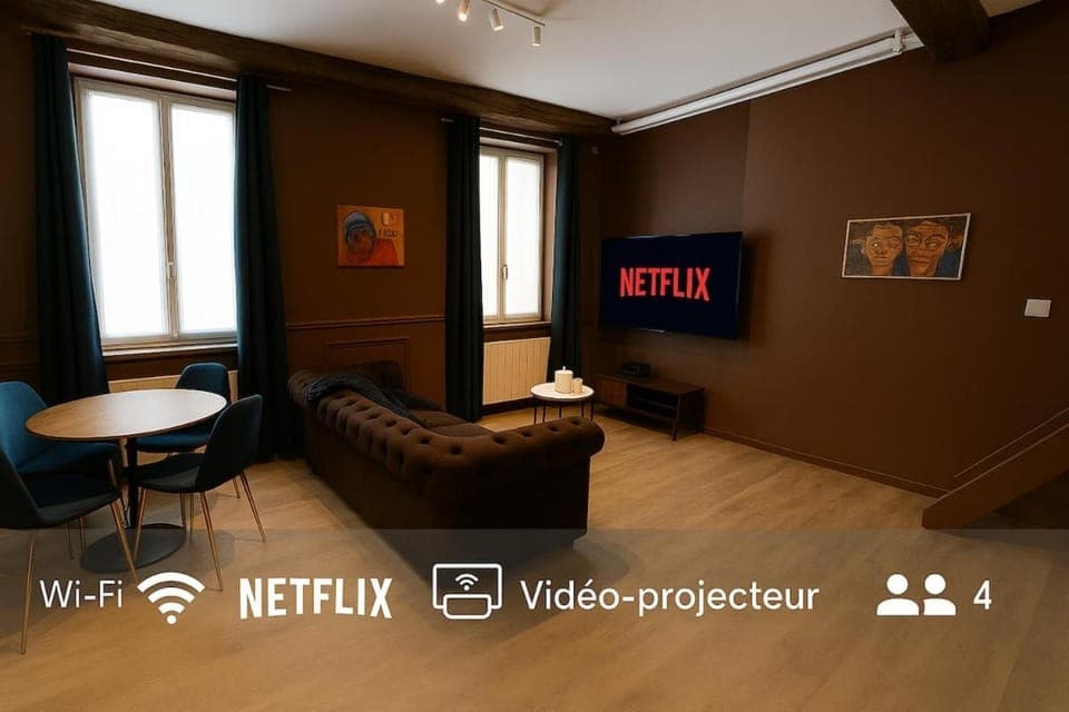 Communal lounge/ TV room, TV and multimedia, Living room, Evening entertainment