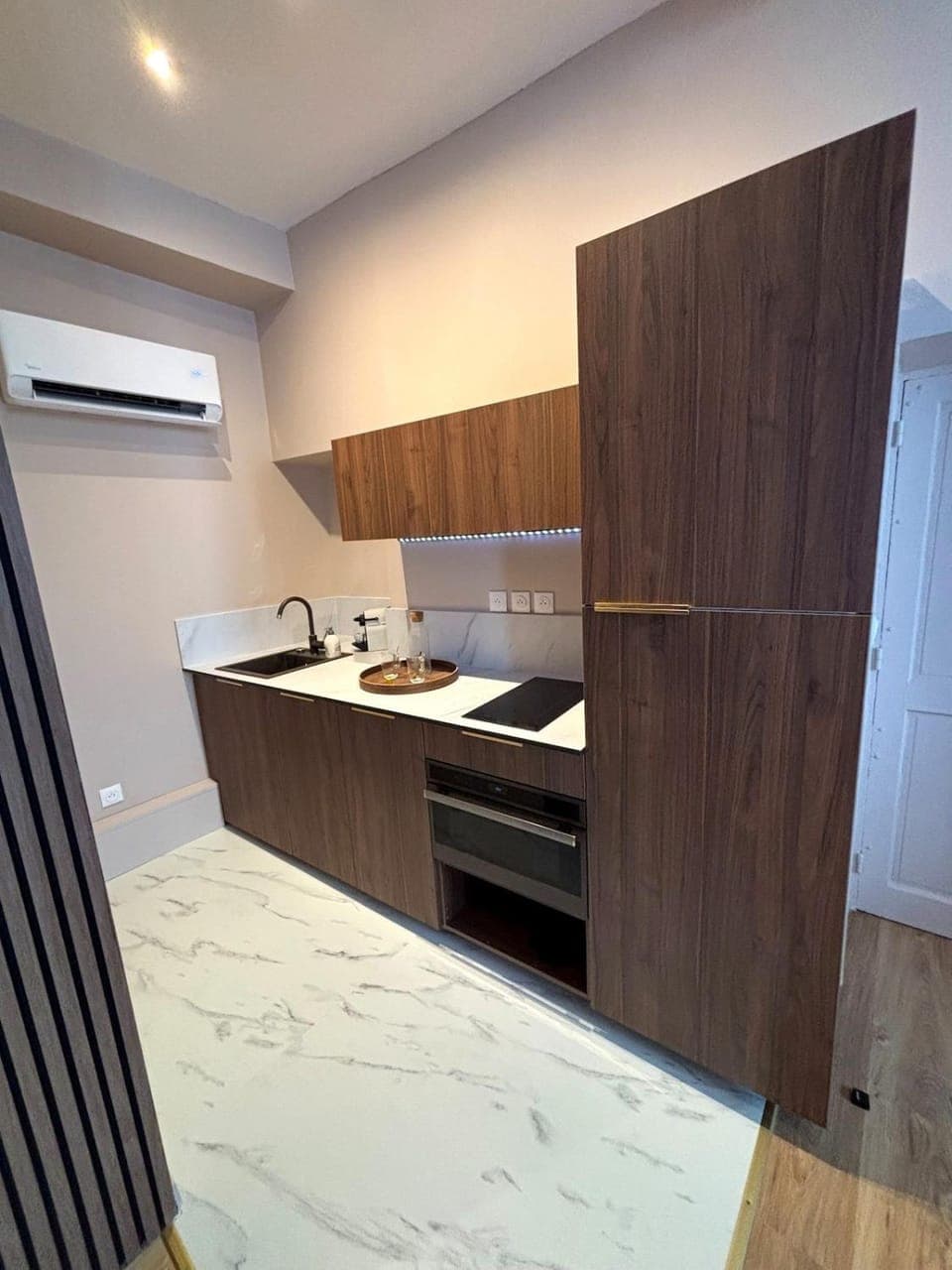 Kitchen or kitchenette, stove