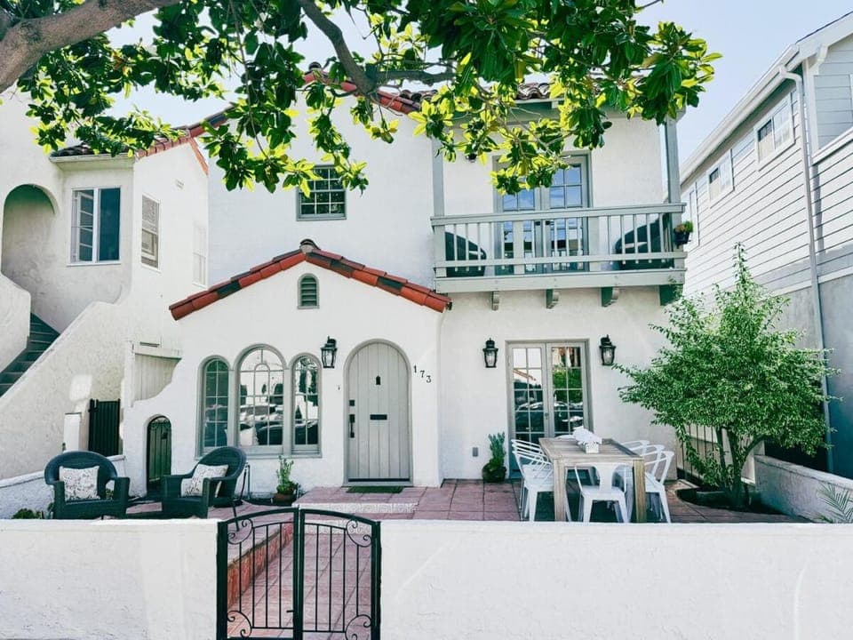 Property building, Balcony/Terrace