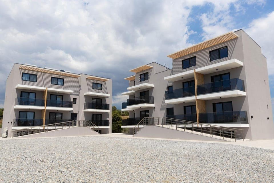 Property building, Day