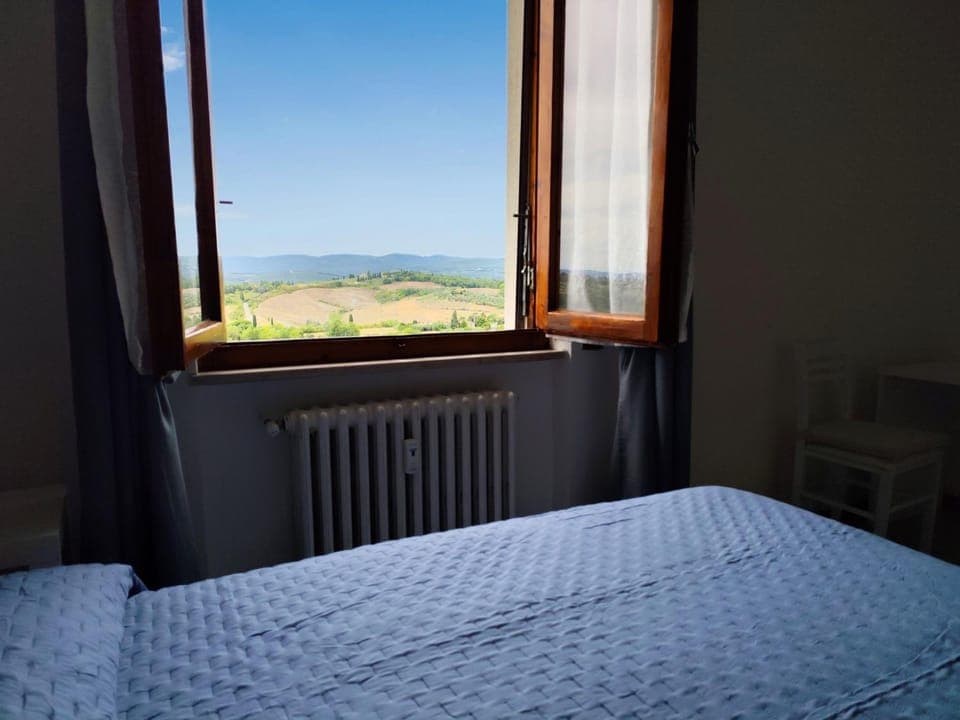 Bed, Natural landscape, Photo of the whole room, Bedroom, Mountain view, internet