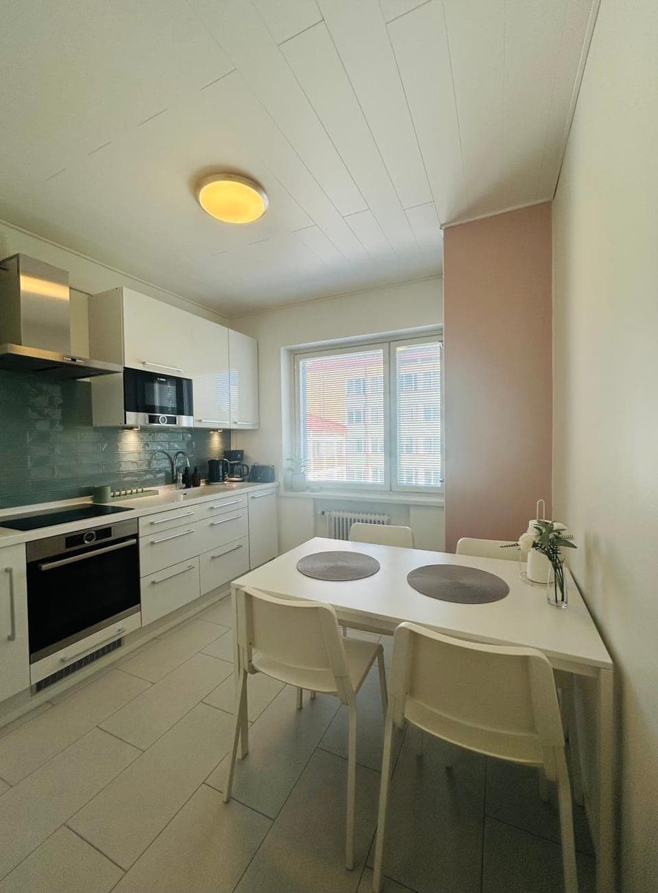 Kitchen or kitchenette, Dining area, dishwasher, toaster