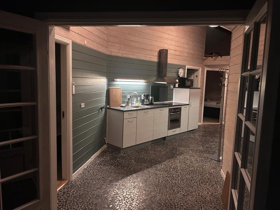 Kitchen or kitchenette, dishwasher, oven, pet friendly, stove