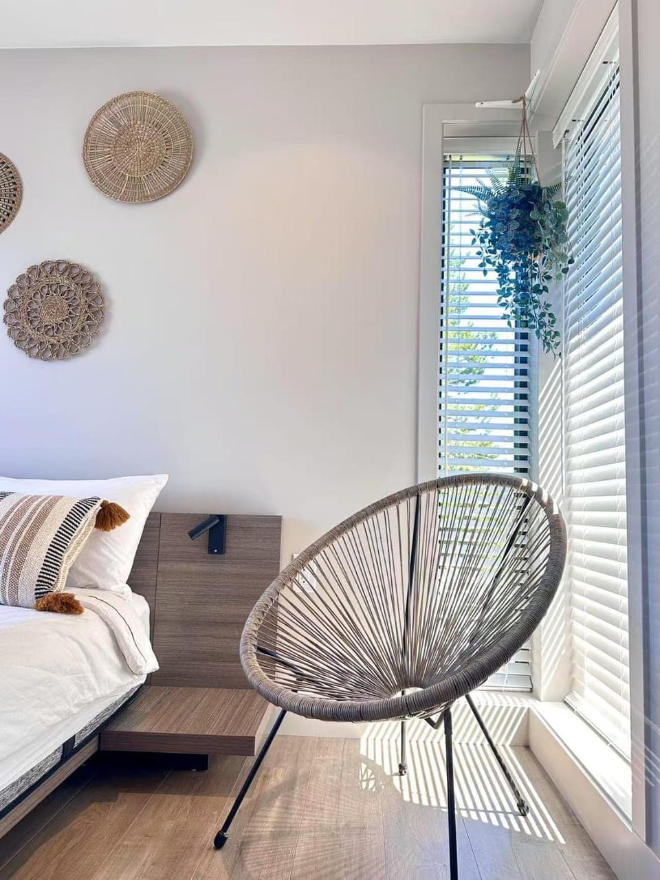 Bed, Photo of the whole room