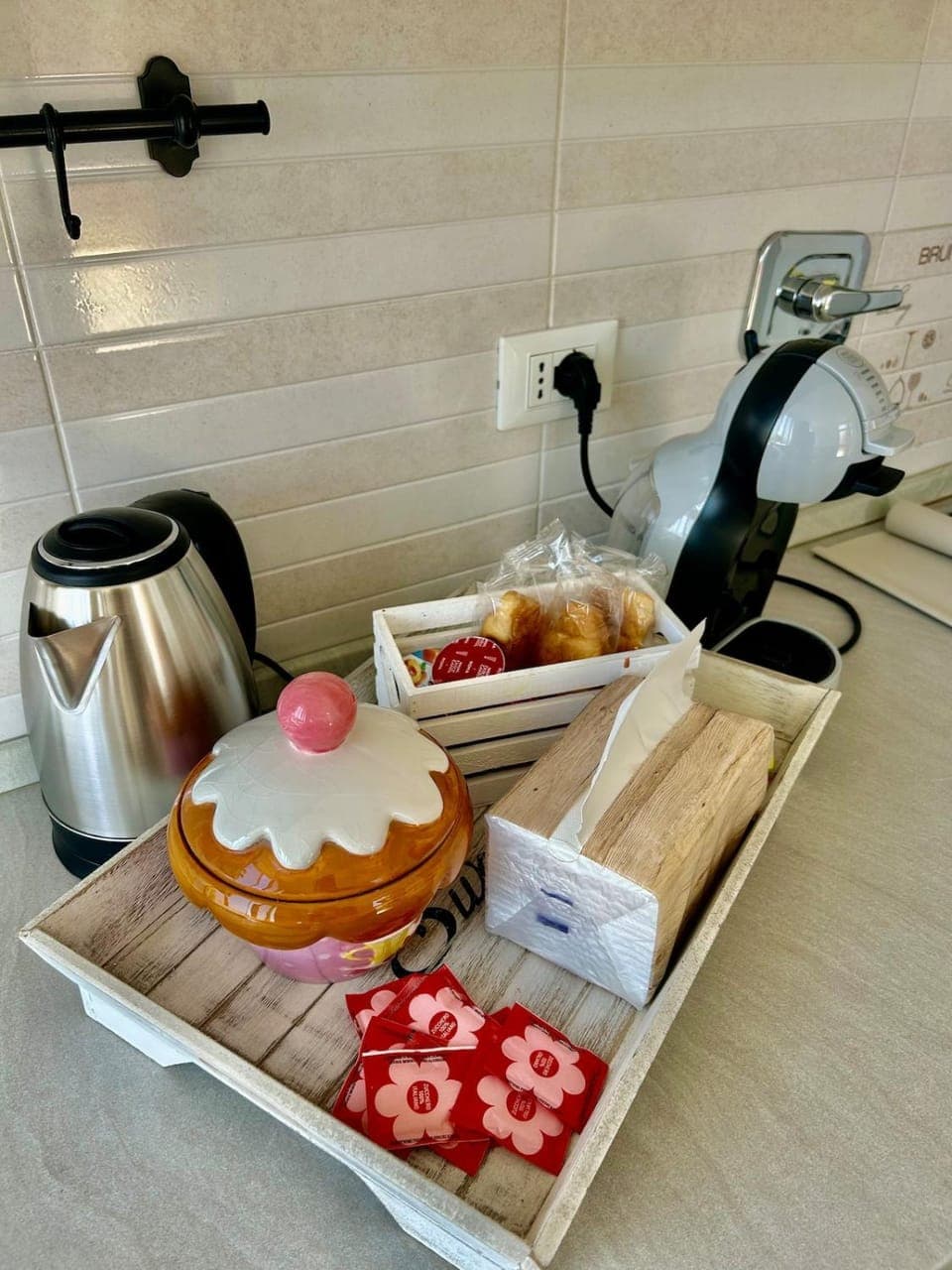 Coffee/tea facilities, Food and drinks, Breakfast, toaster