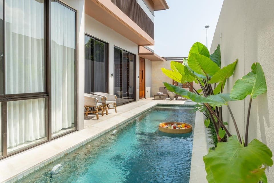 Swimming pool, Swimming pool