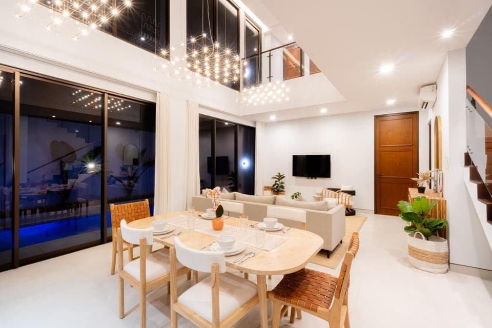 Communal lounge/ TV room, Living room, Dining area