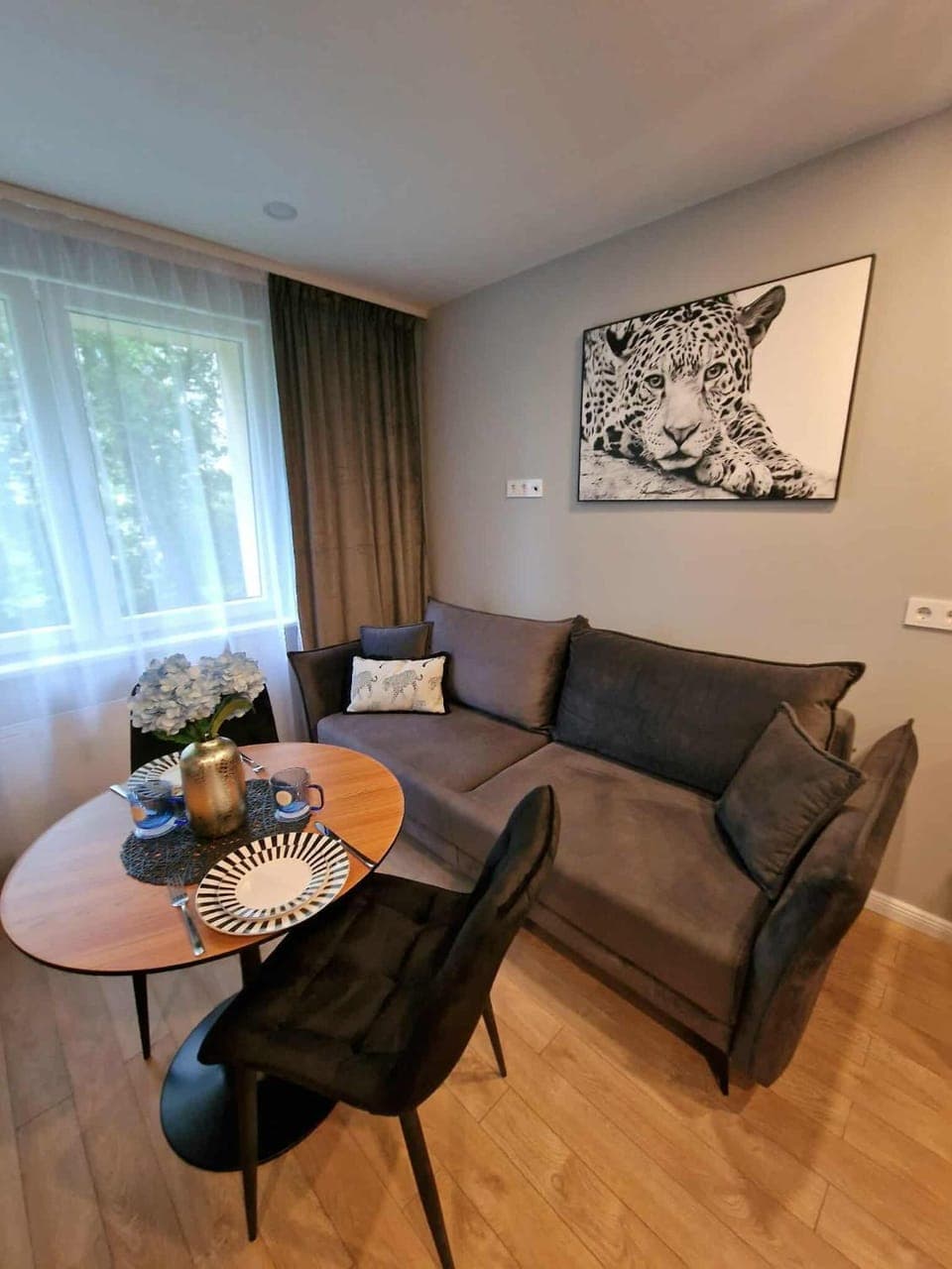Living room, Seating area, Dining area