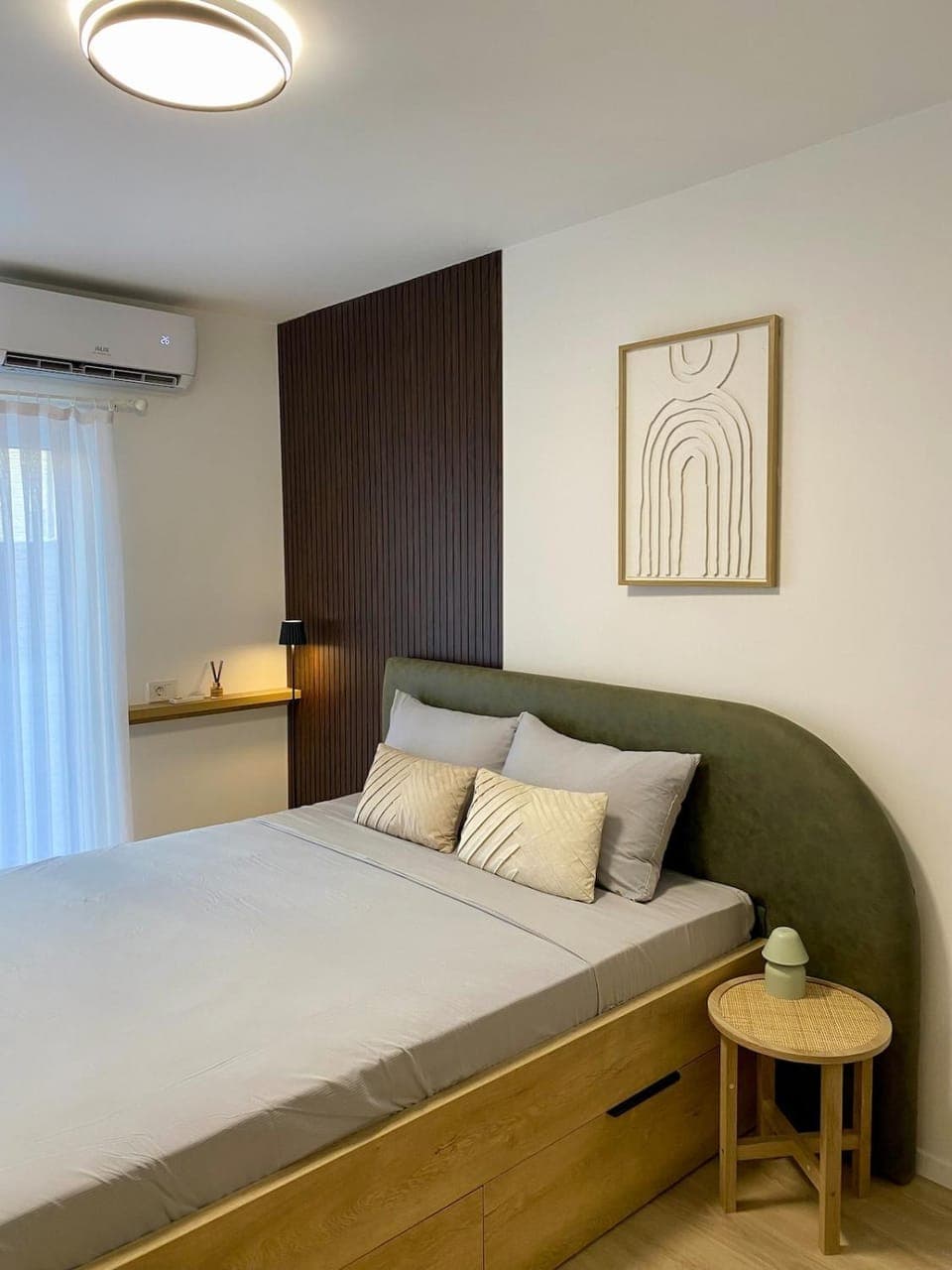 Bed, Bedroom, air conditioner