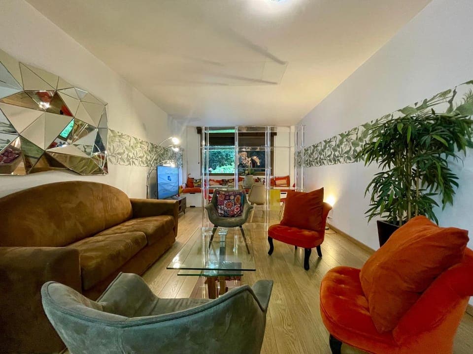 TV and multimedia, Living room, Seating area