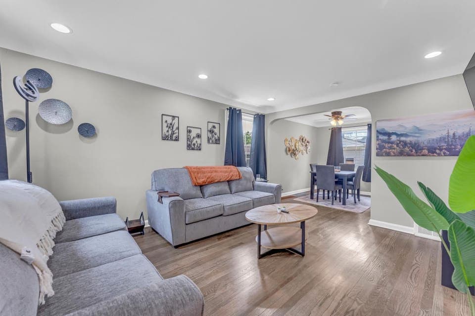 Living room, Seating area