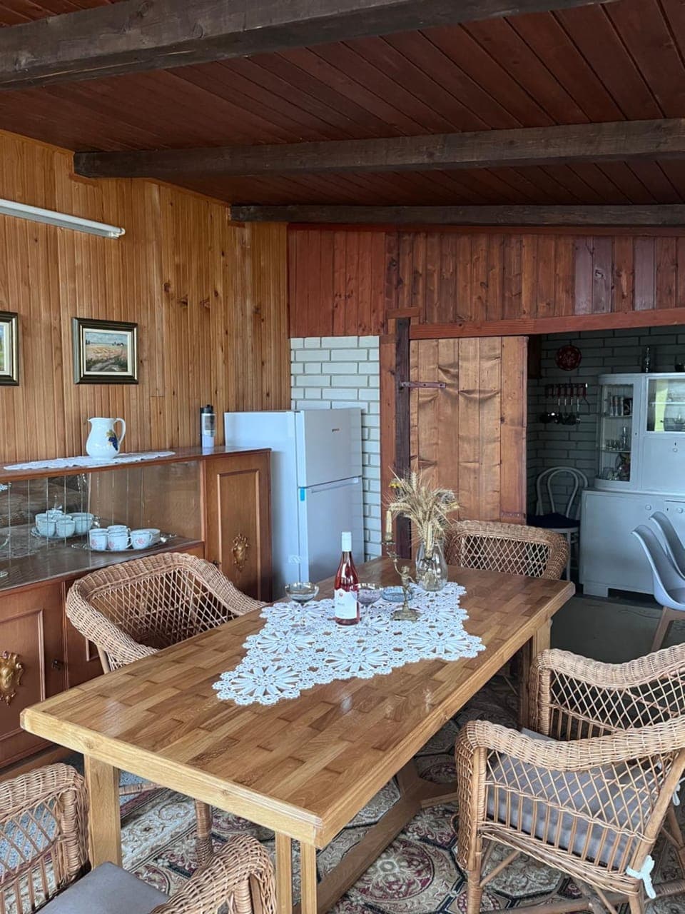 Seating area, Dining area